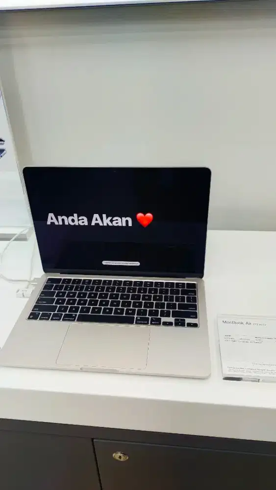 PROMO BUNGA RINGAN MACBOOK AIR M2 16 256