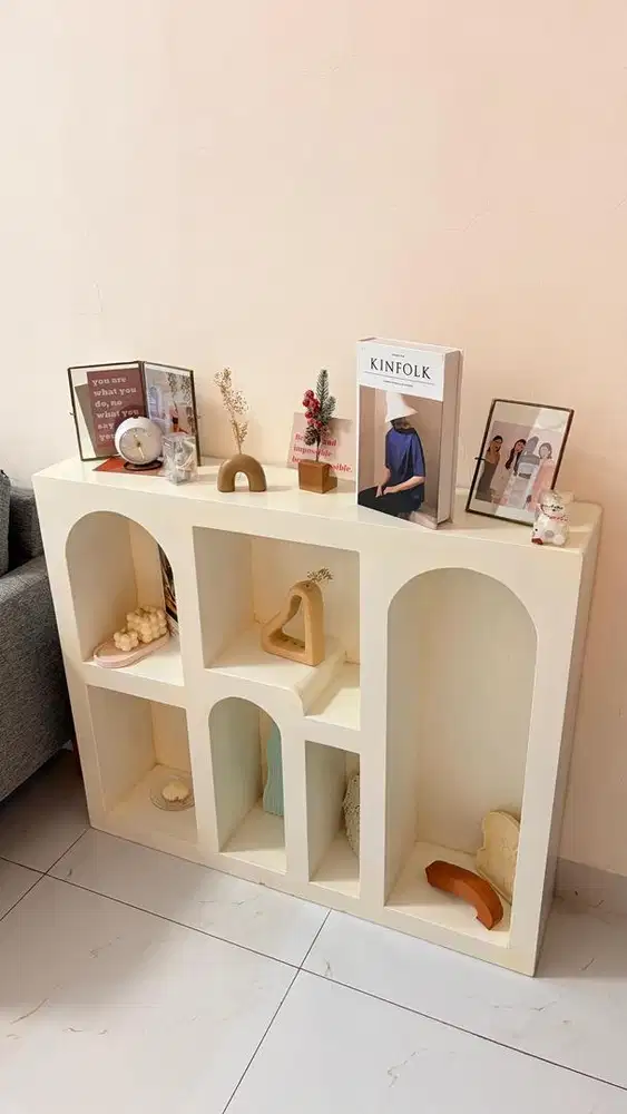 Lemari Pajangan / Lemari Hias Aesthetic