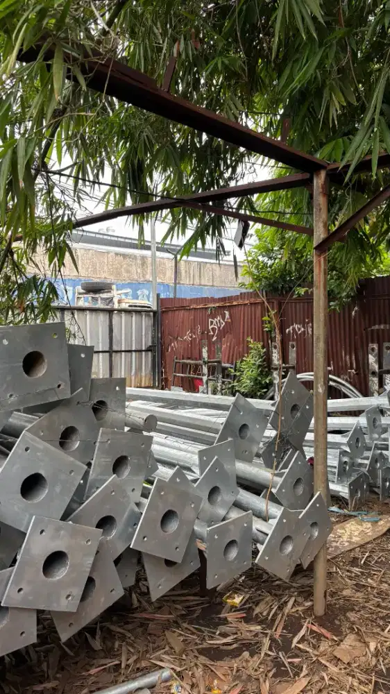 Tiang PJU Oktagonal 13 Meter All In One