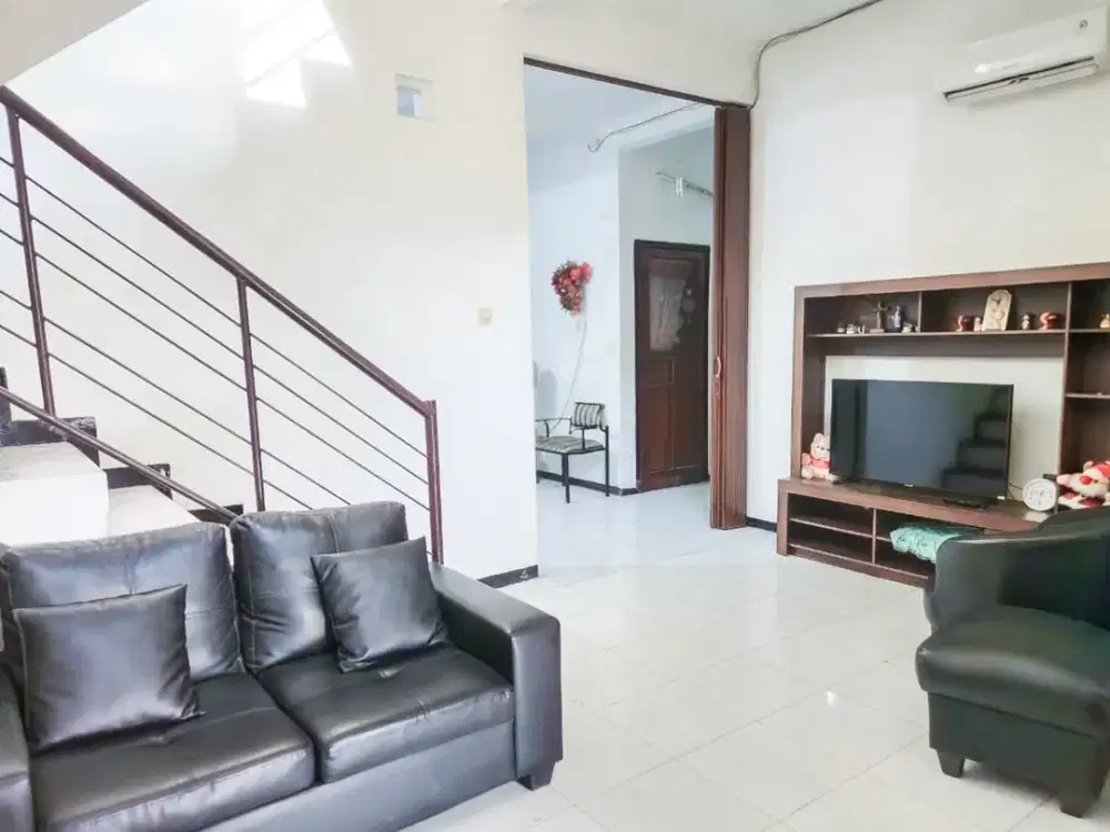 Strategis Rumah Babatan Pilang Dekat Pakuwon Indah Citraland