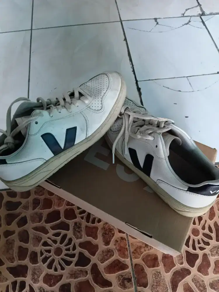 Dijual Sepatu Veja V-10
