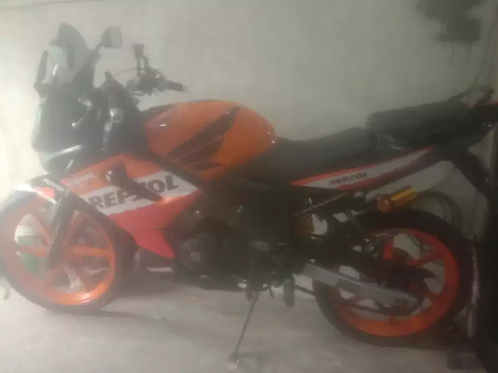 Honda cbr 150 taun 2004