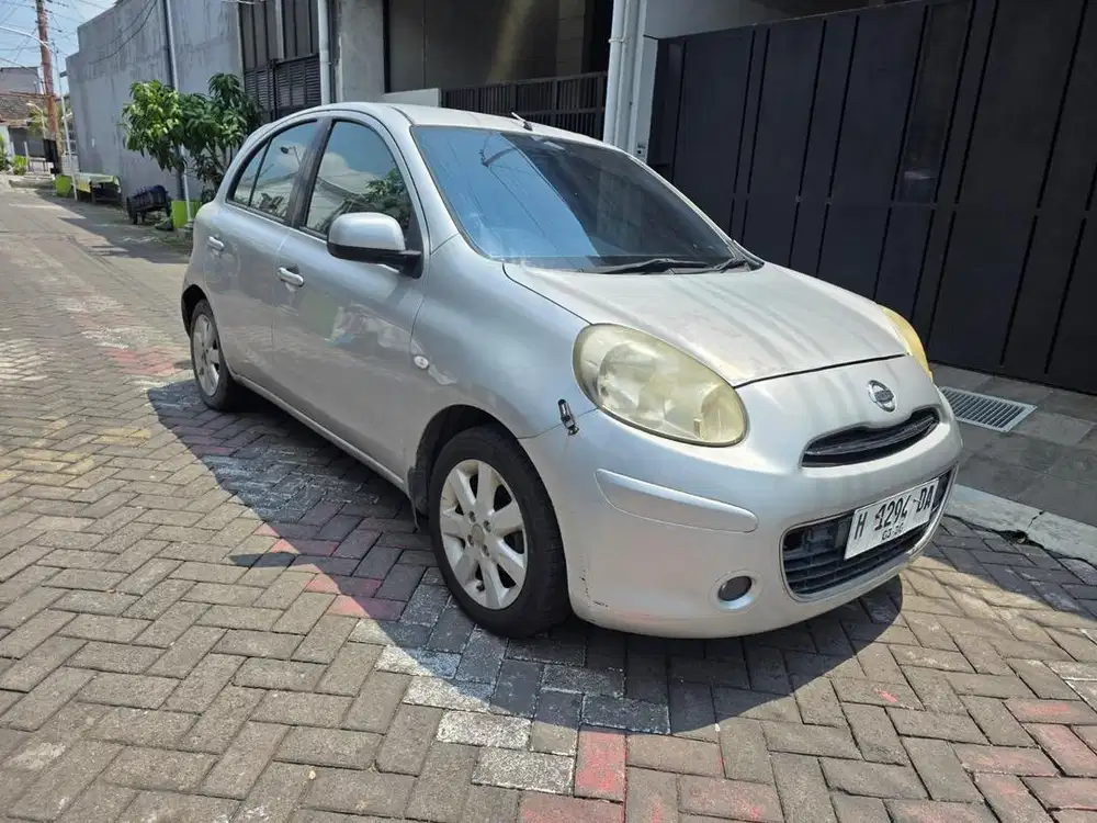 Nissan march 1.2 matic 2011