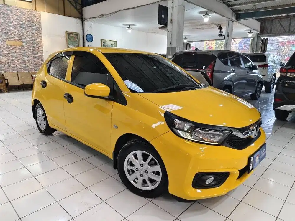 Honda Brio E Cvt 1.2 AT 2019 Kuning Istimewa Mulus Siap Pakai
