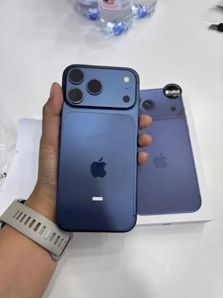 Iphone 17PM 512 deep blue