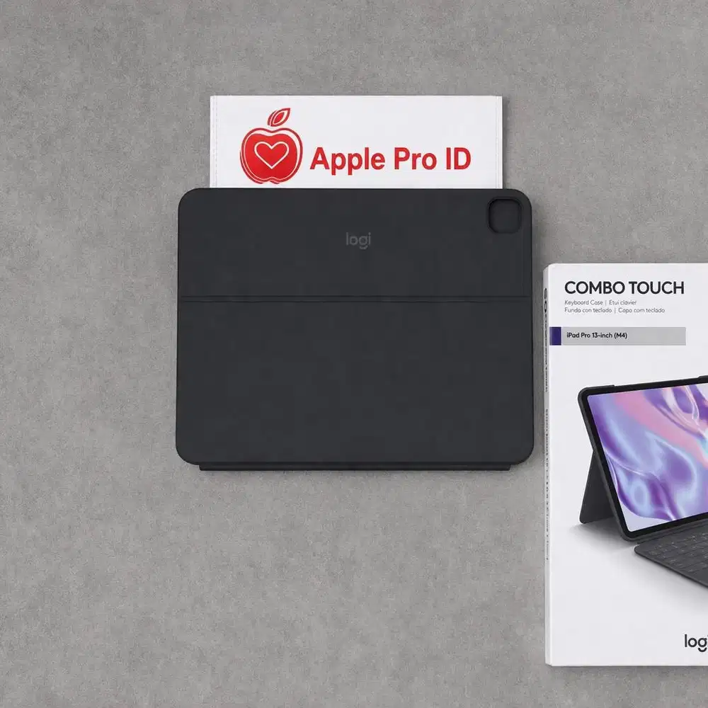 Logitech Combo Touch iPad Pro M4 13 inch