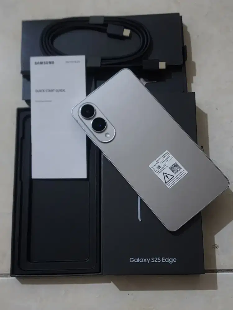 Samsung S25 Edge 5G 12/256Gb, warna Silver SEIN,kondisi 99,9% Sempurna