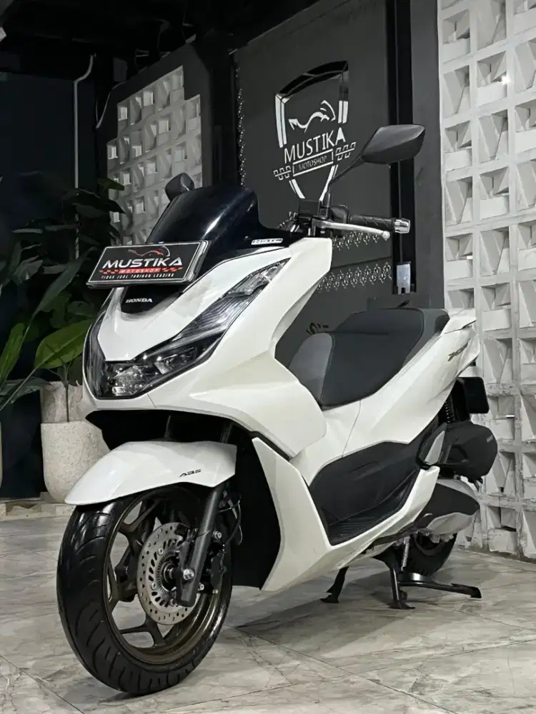 KM 8rb‼️Honda PCX 160 ABS Putih. DANNY Mustika Motor Sulfat