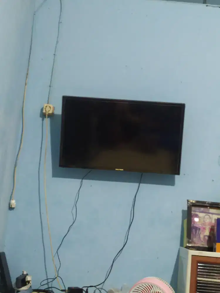 Smart TV polytron 32 in komplit+kardus