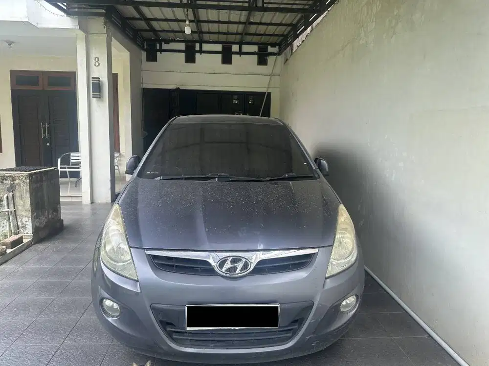Hyundai i-20 i20 Tahun 2010 SG MT Abu-Abu
