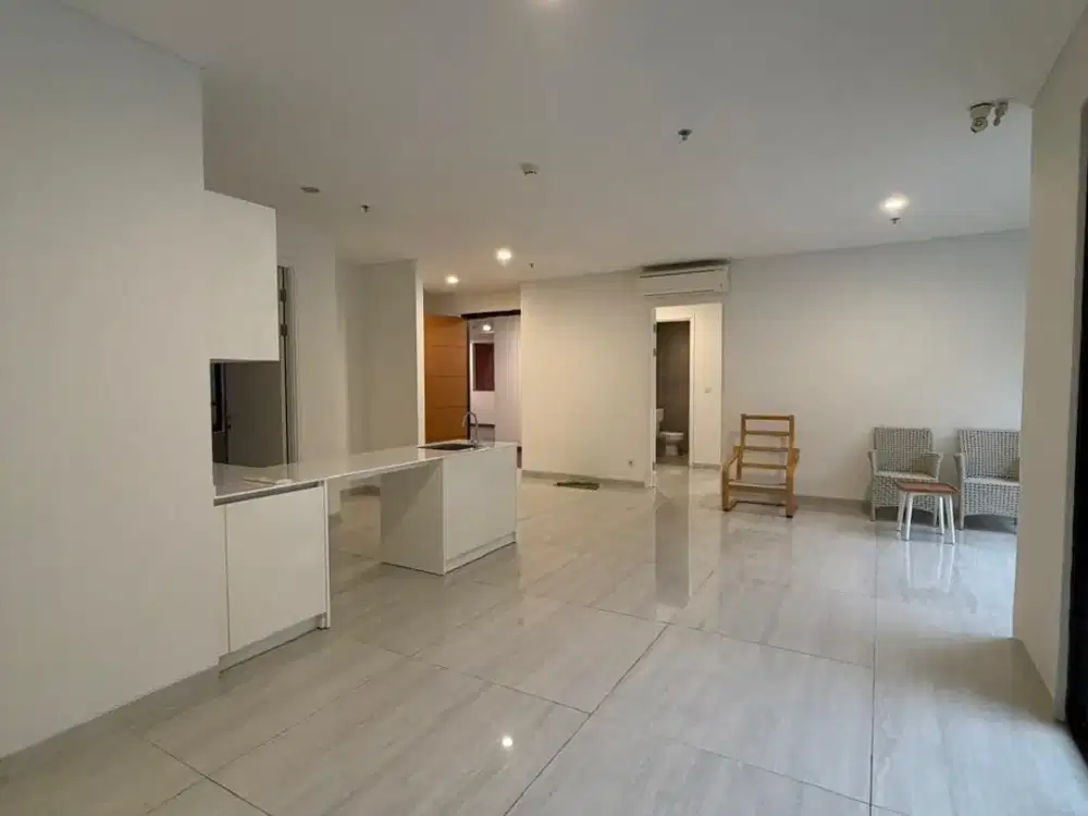 JUAL APARTEMEN LLOYD 3BR ALAM SUTERA LANTAI RENDAH VIEW PLAYGROUND