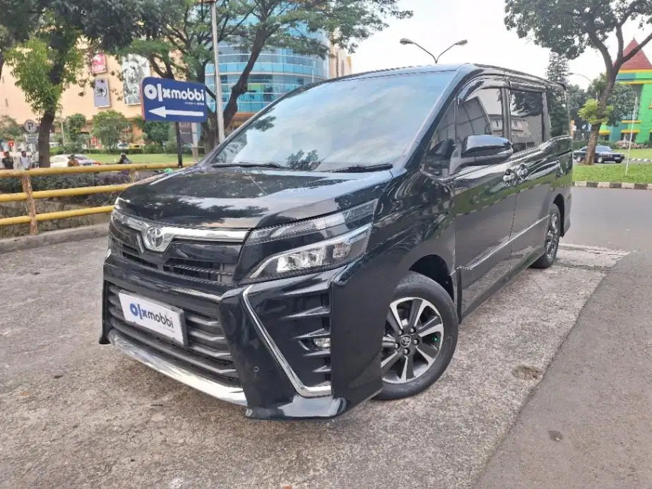 DP RENDAH Toyota Voxy 2.0 Bensin-AT 2018 BYIS