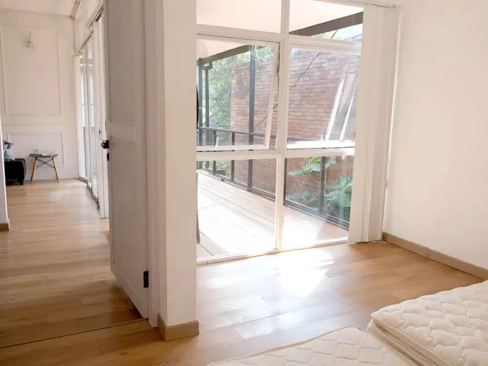 DIJUAL RUMAH MEWAH 2 LANTAI DI VILLA BUKIT MAS CIKUTRA BANDUNG