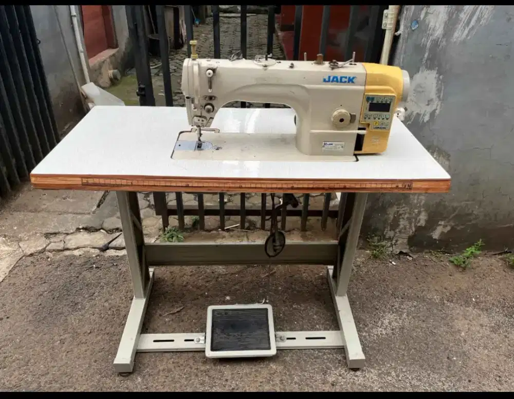 Di jual aja mesin jahit listrik .karna GK kepake.