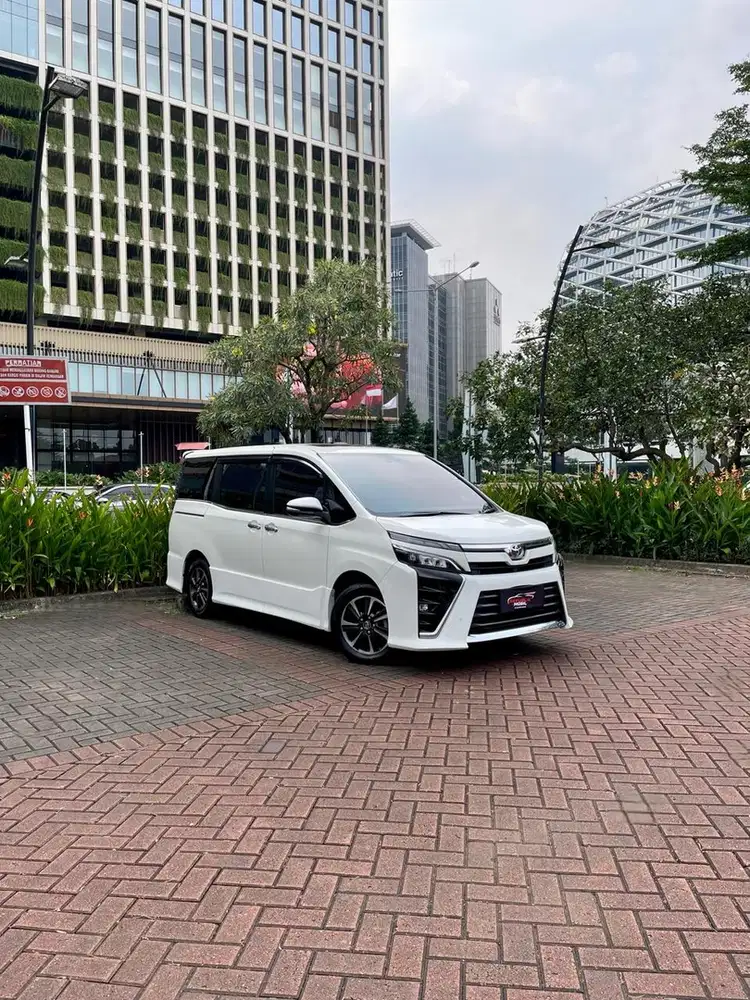[Odo 87rb] Toyota Voxy 2.0 AT 2018