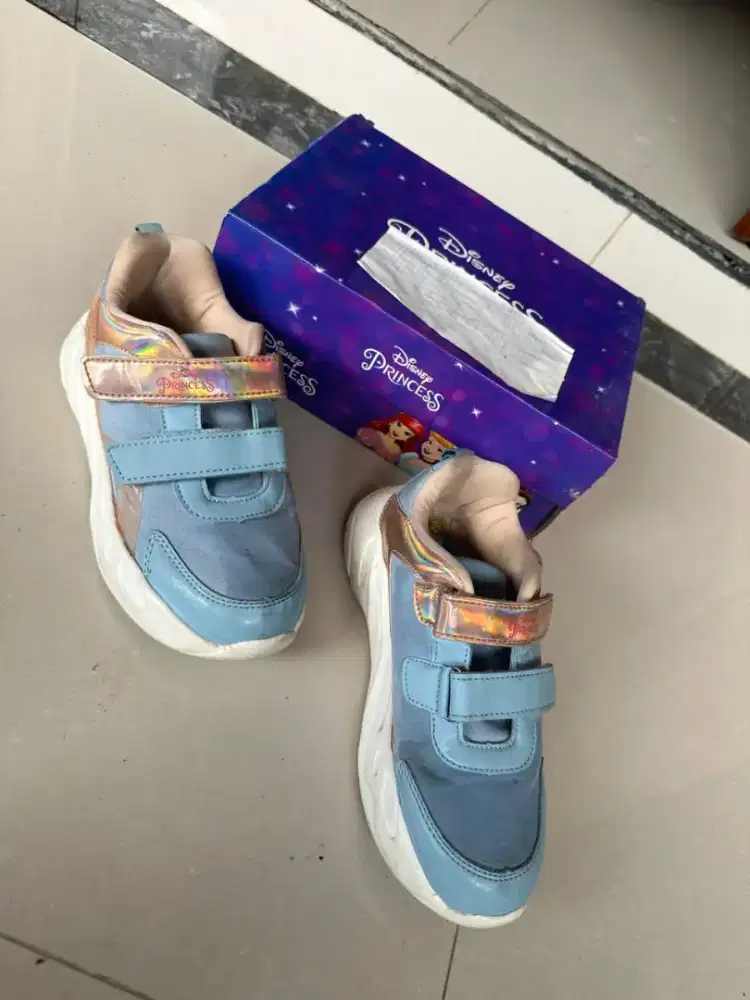 Sepatu Anak perempuan