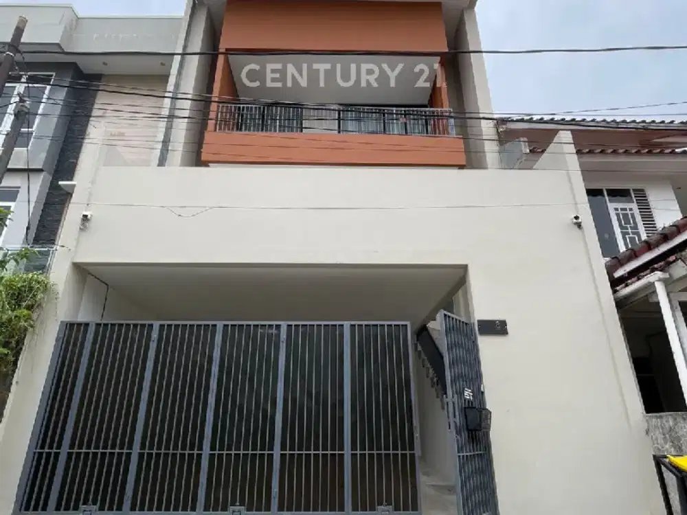 Rumah Dengan Emporio Arsitektur Di Pulomas