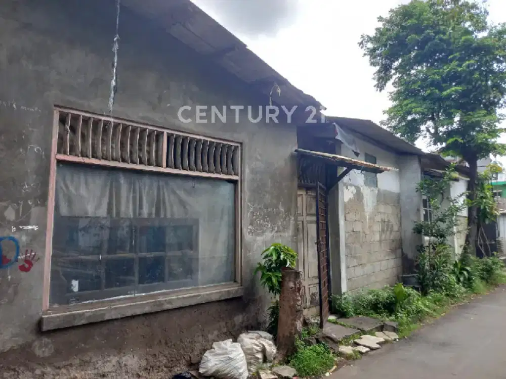 RUMAH TUA HITUNG TANAH LOKASI STRATEGIS JAKARTA TIMUR