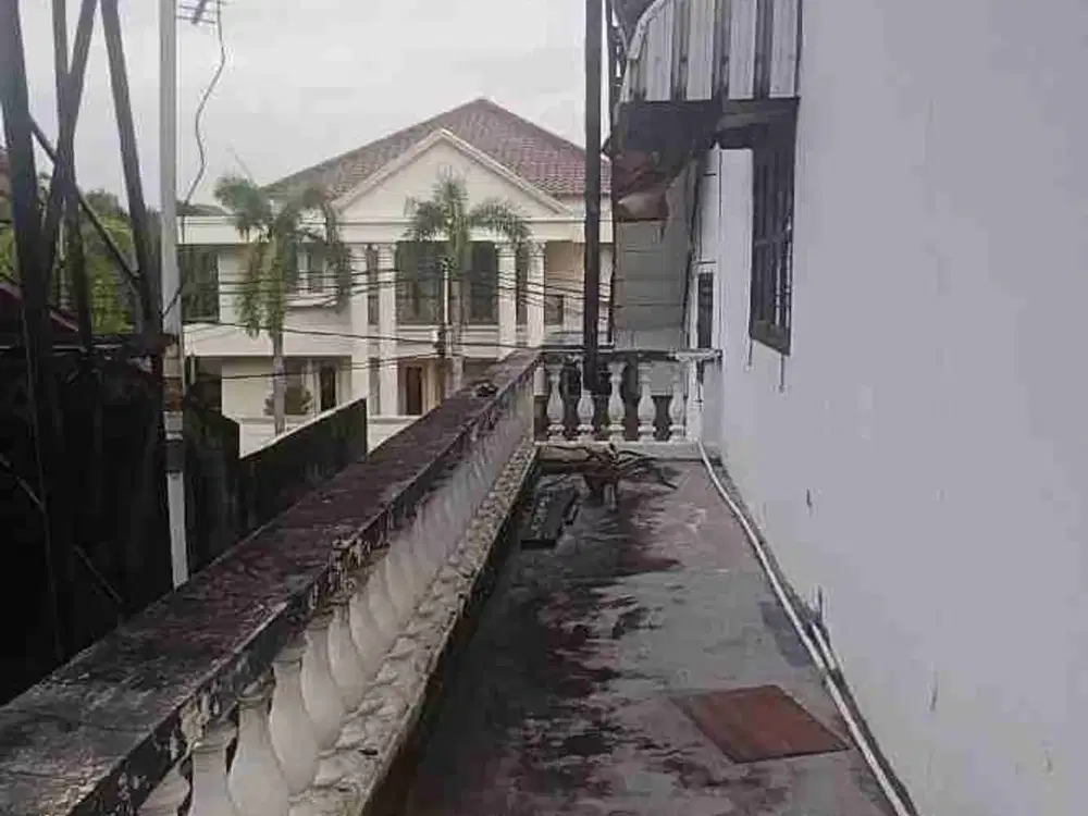 dijual rumah tua besar di duren sawit