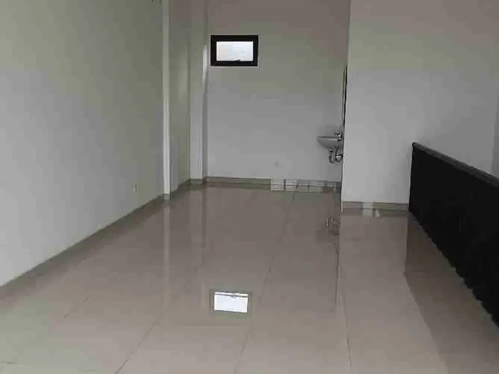 di sewa ruko 3 lt pinggir jalan utama