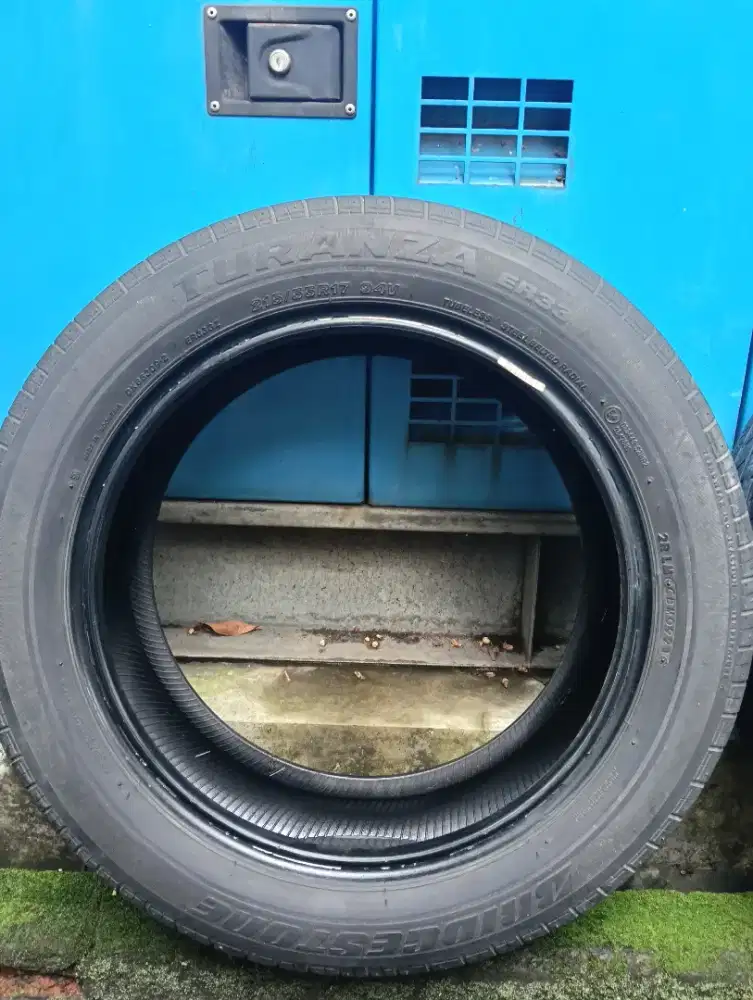 Di jual cepat 4 ban bekas mobil kijang Inova venturer diesel. Ring 17