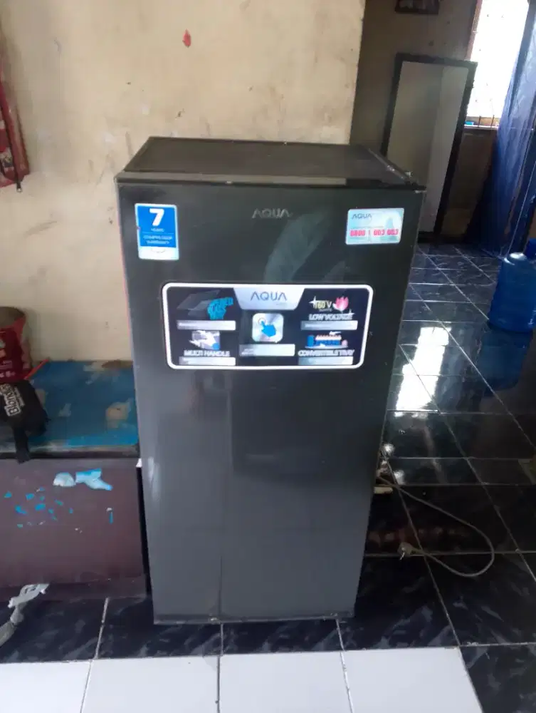Kulkas Aqua 1 pintu mulus normal