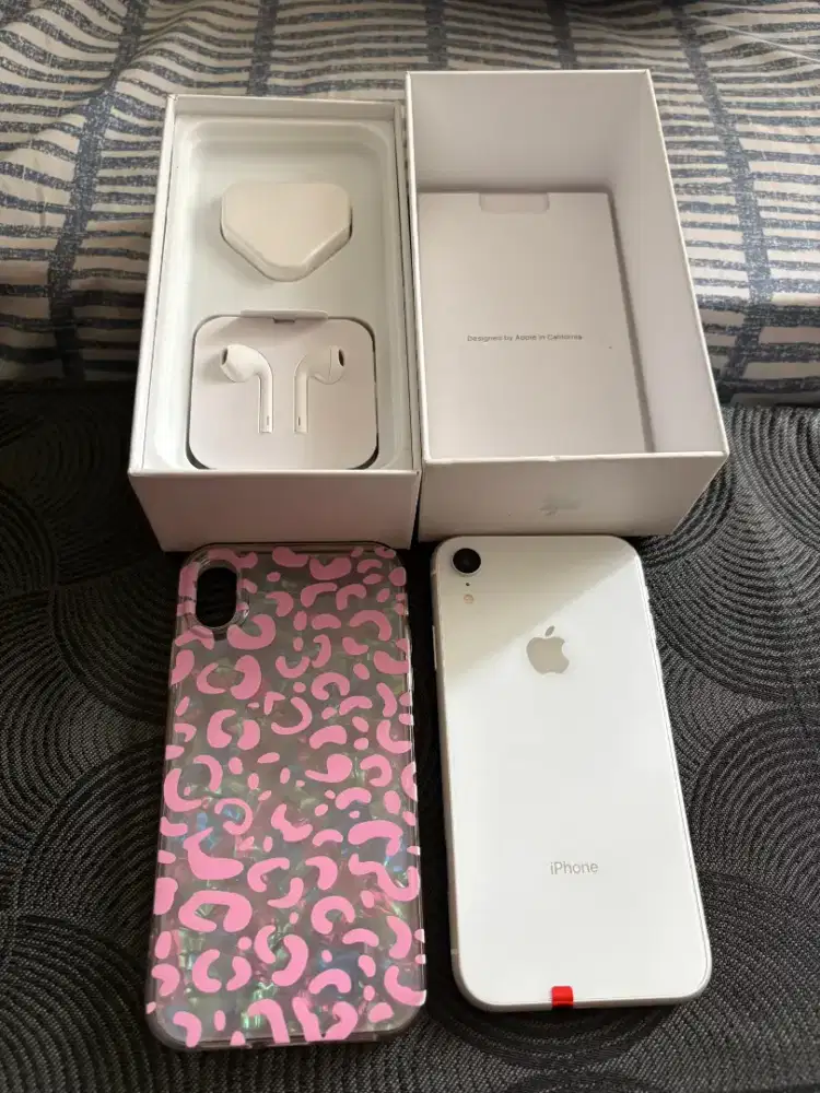 iPhone XR 64gb white