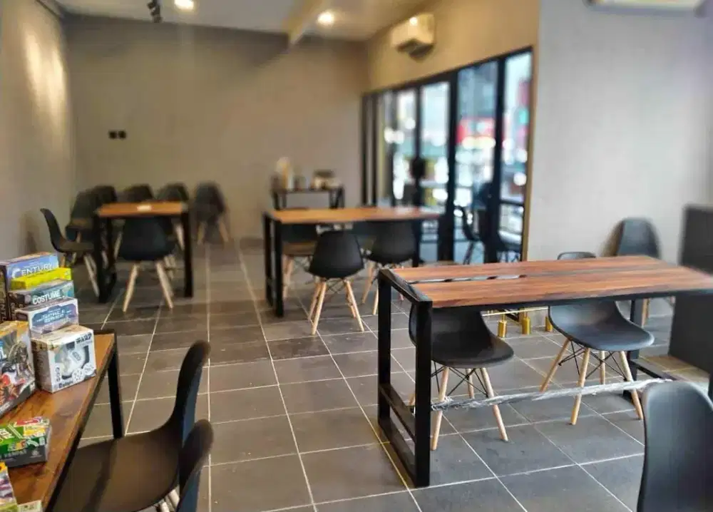 Meja industri modern