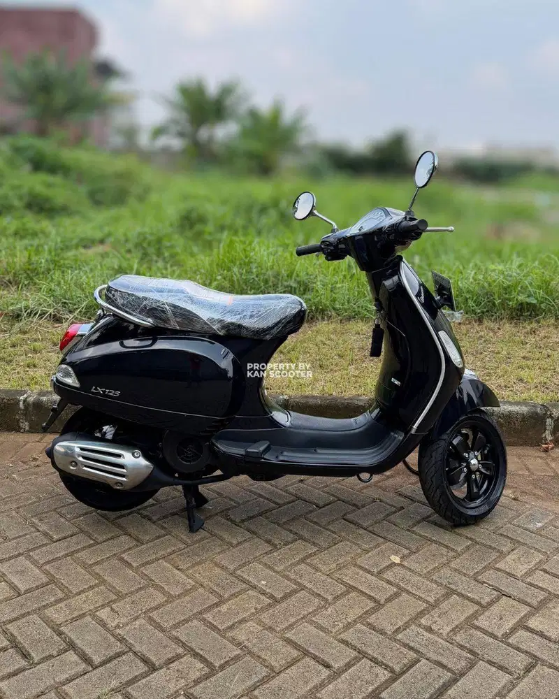 VESPA LX 125 iGET 2018 BERGARANSI