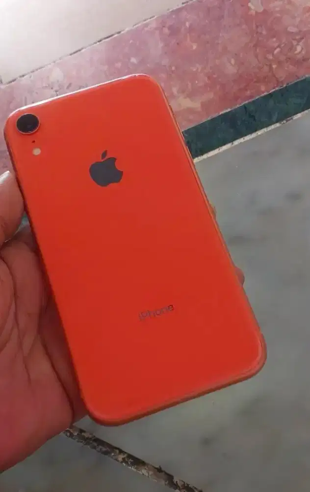 Iphone xr 64gb lengkap (bisa tt hp