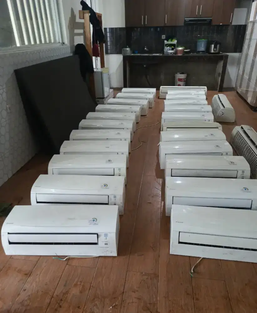 Sinar teknik spesialis AC dan segala jenis kulkas