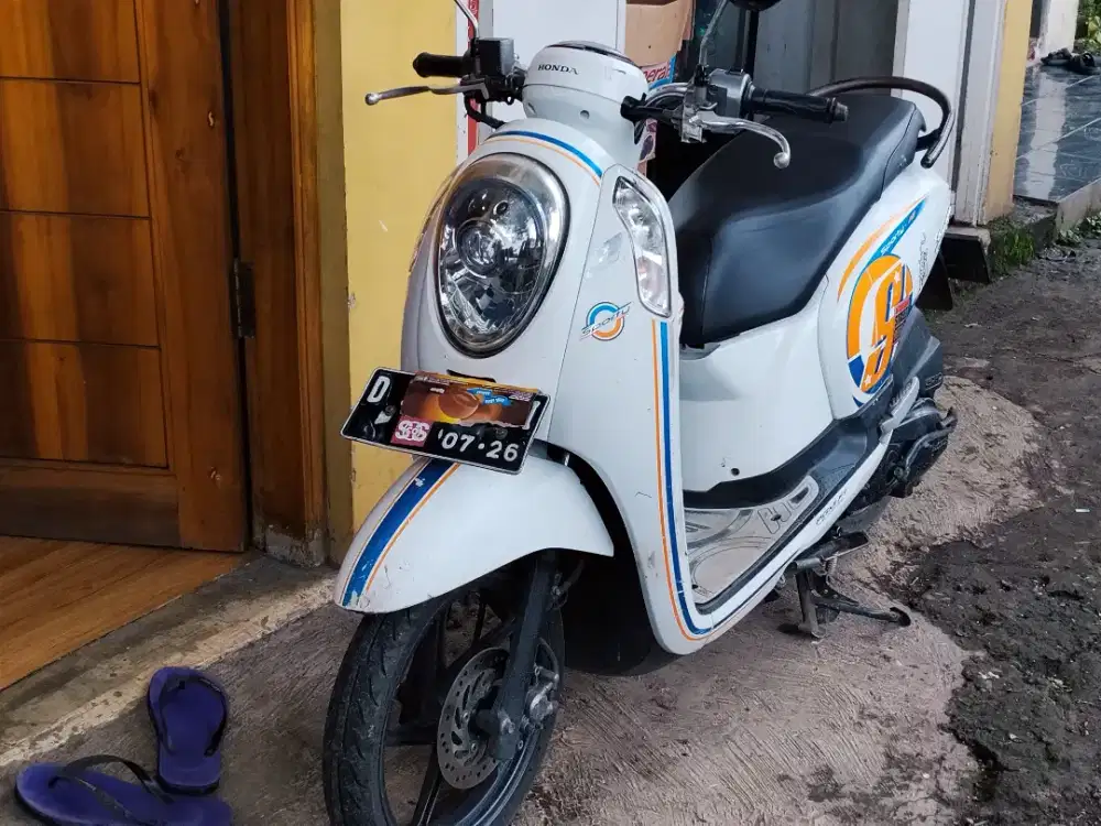 Scoopy 2016 jual atau BT vario 125 old