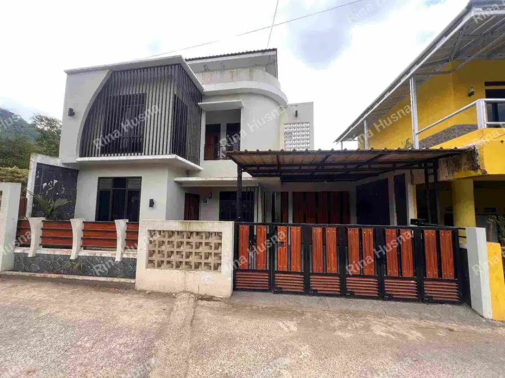 jual rumah Semi villa