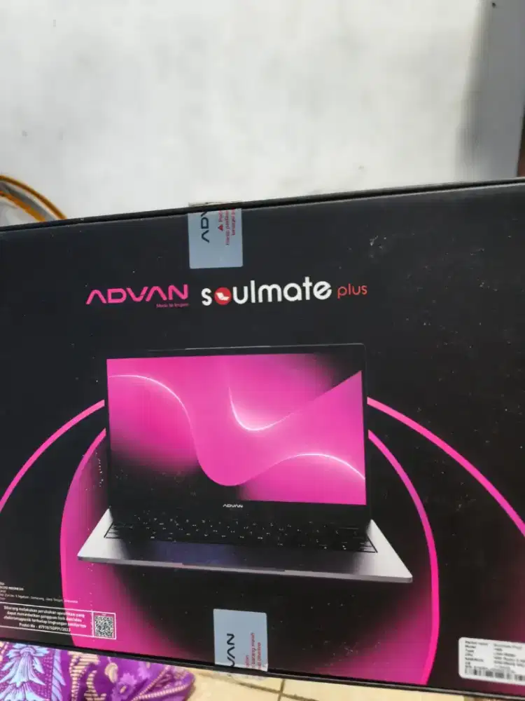 laptop Advan soulmate plus RAM 8/256 GB, Prosesor AMD RYZEN 5 3500U