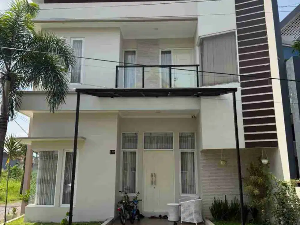 RUMAH MEWAH PAPA BIRU SUHAT SIAP HUNI