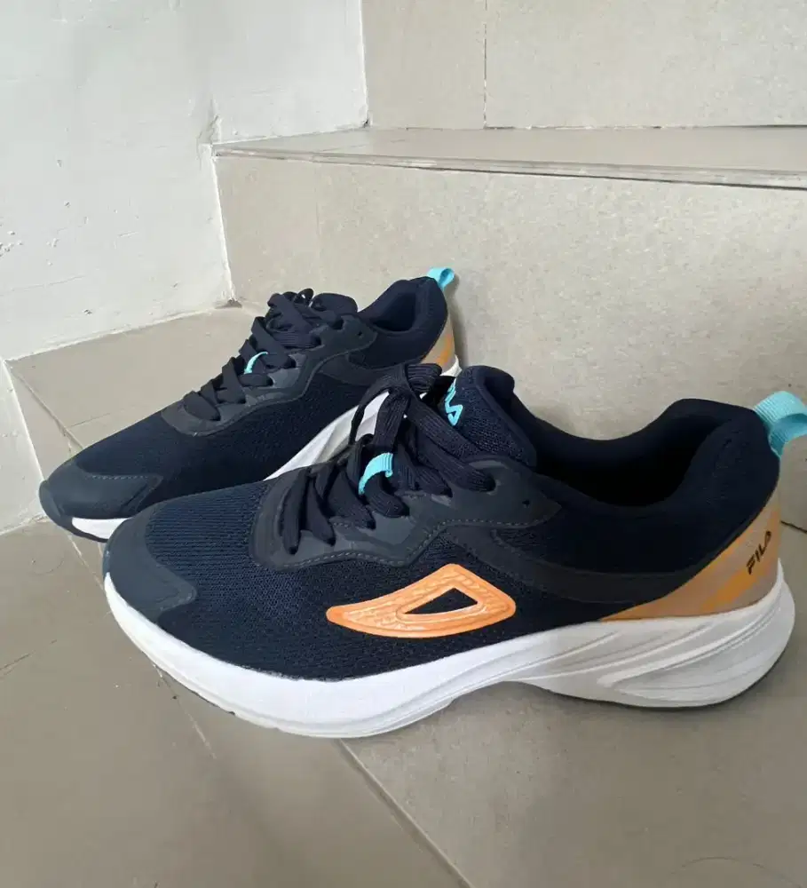 Sepatu FILA, masih sangat bagus