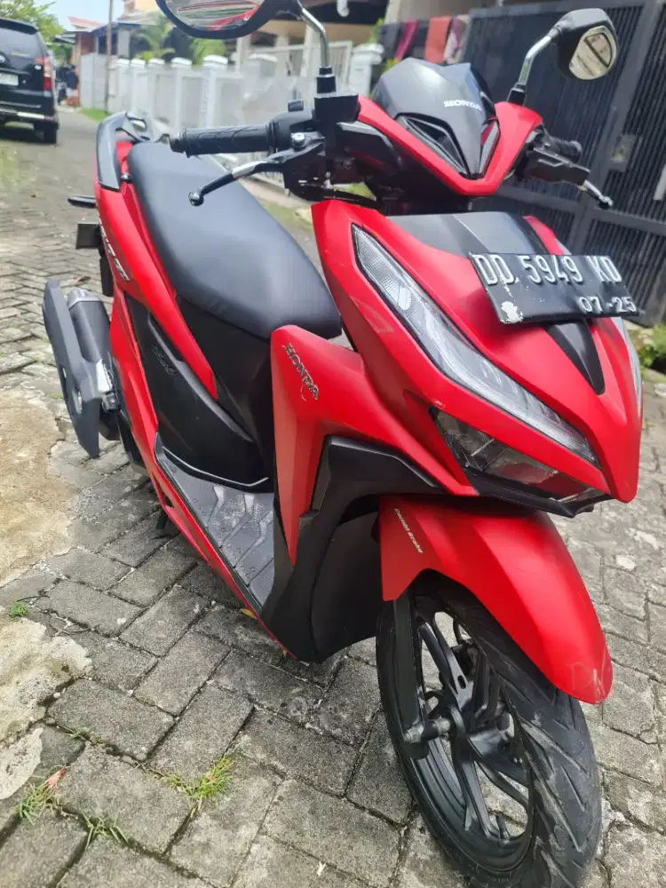 Honda vario 150 merah