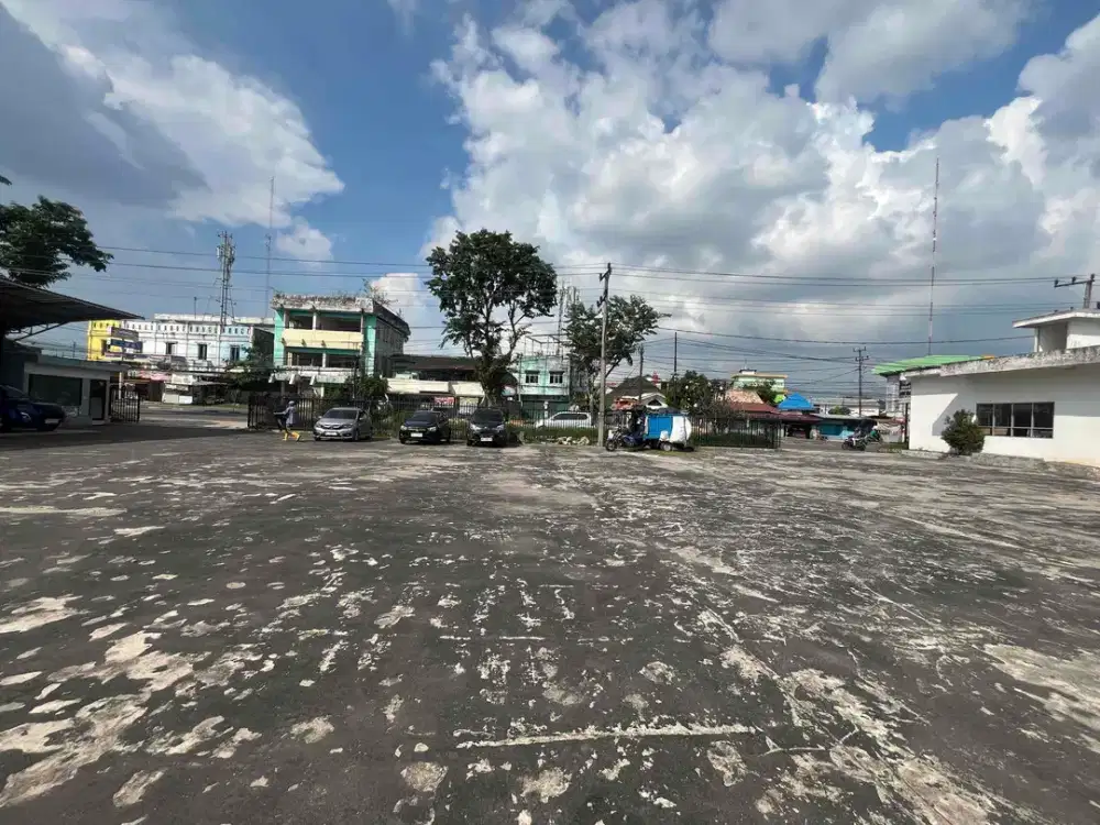 Disewakan Lahan strategis untuk usaha anda