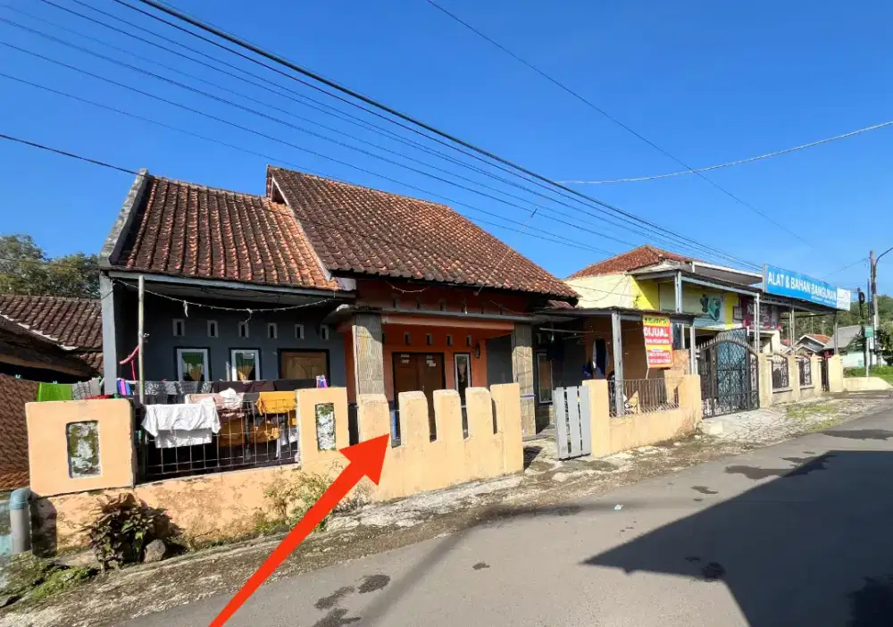 DI JUAL CEPAT Rumah pinggir jalan dengan view kebun teh dan pegunungan
