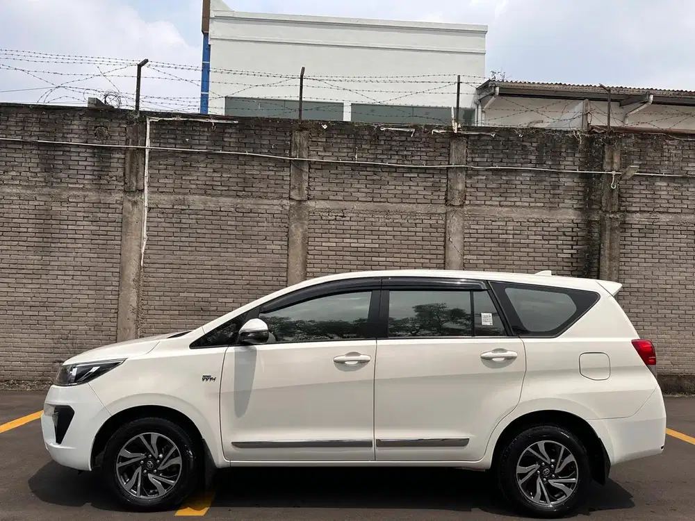 Toyota Kijang Innova 2022 Bensin