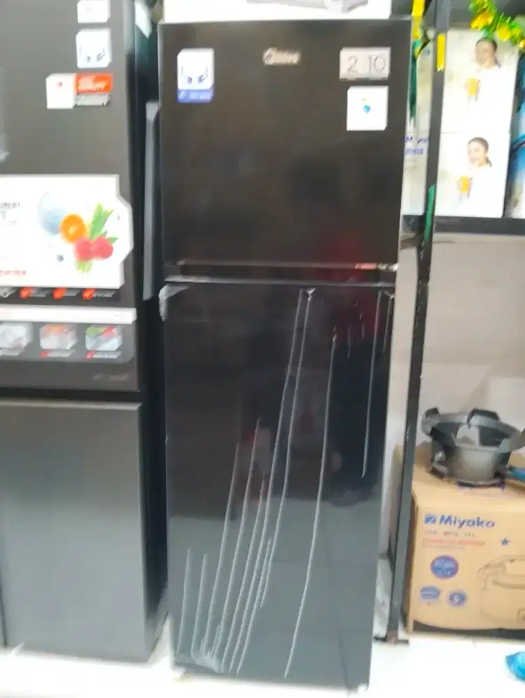 Midea Kulkas 2 pintu