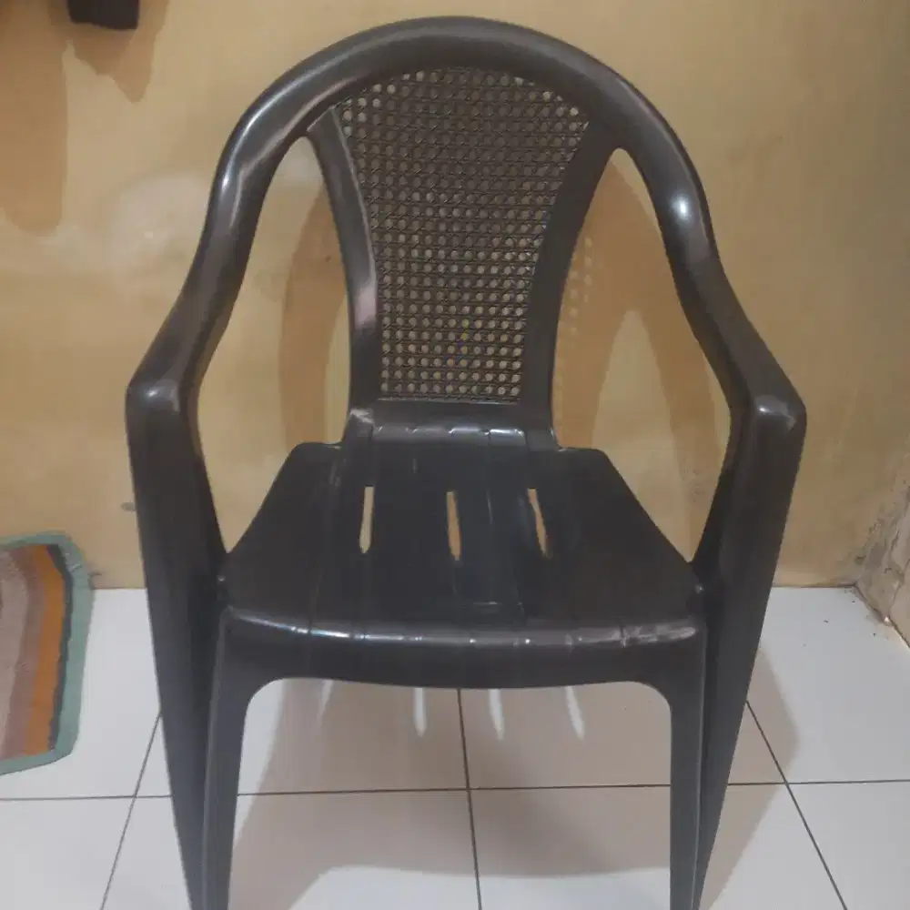 Jual kursi,aqua galon kosong mainan anak2