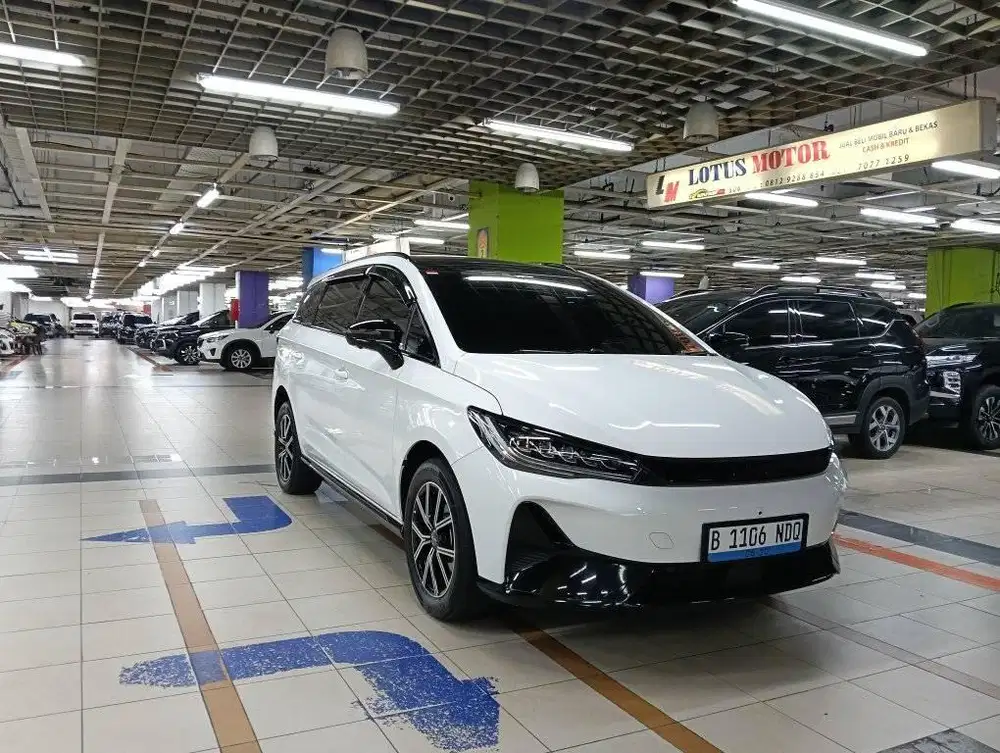 BYD EV M6 Superior 7seat Automatic Nik 2025