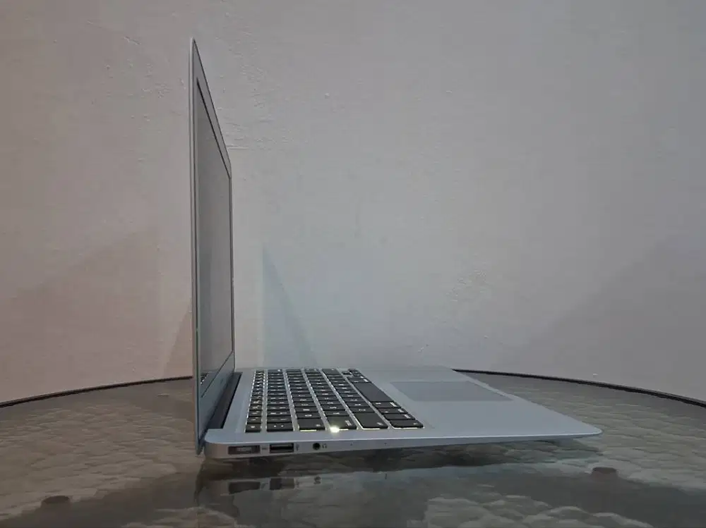 MB Air 13 Core i5 4GB SSD 200GB Mulus NO-DENT Normal Laptop Bergaransi