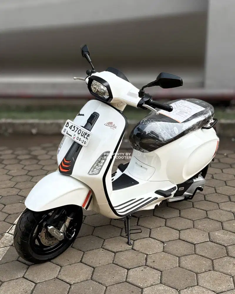 JUAL MURAH VESPA SPRINT S 150 iGET ABS FACELIFT 2024 MULUS