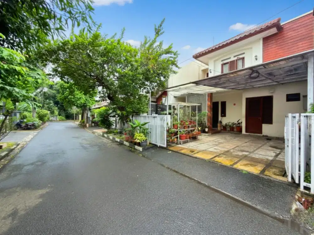 Rumah 2 Lantai Siap Huni Dalam Komplek Premium Di KALIBATA