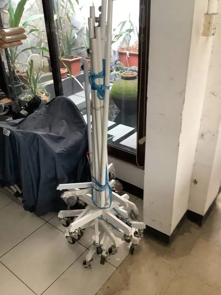 Kaki Tiang Infus 4 roda (jual batang kaki rodanya saja)