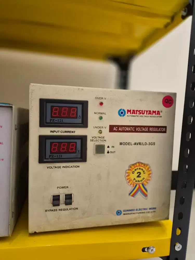 Stabilizer listrik Matsuyama 3000W.