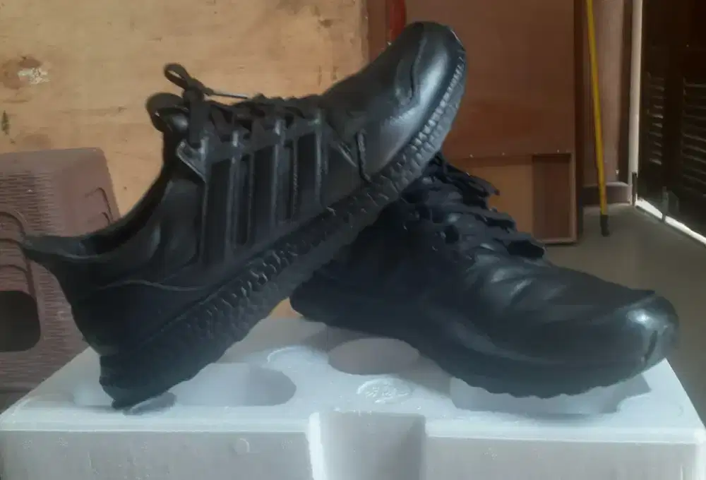 dijual sepatu Merk ADIDAS