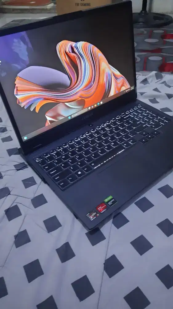 Legion 5  AMD Ryzen 5 4600H , ram 16 gb ,VGA  GTX 1650 Ti,SSD 256